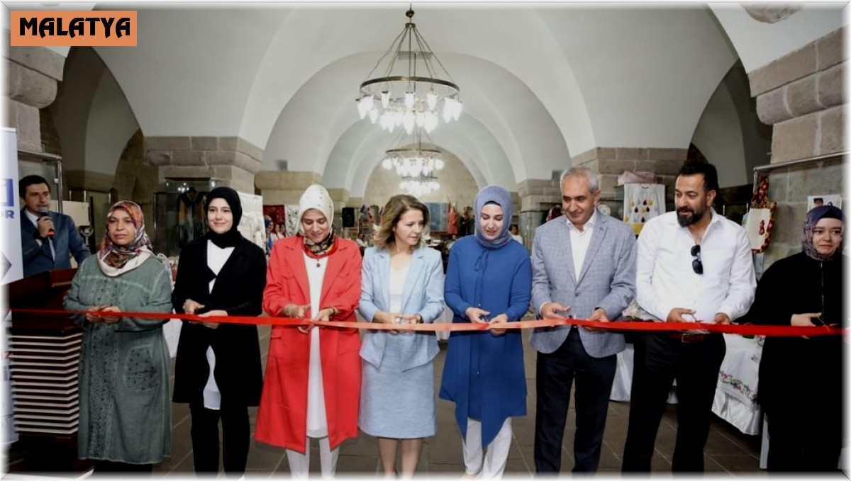 Kursiyerlerin el emeği ürünleri Kervansaray'da sergileniyor