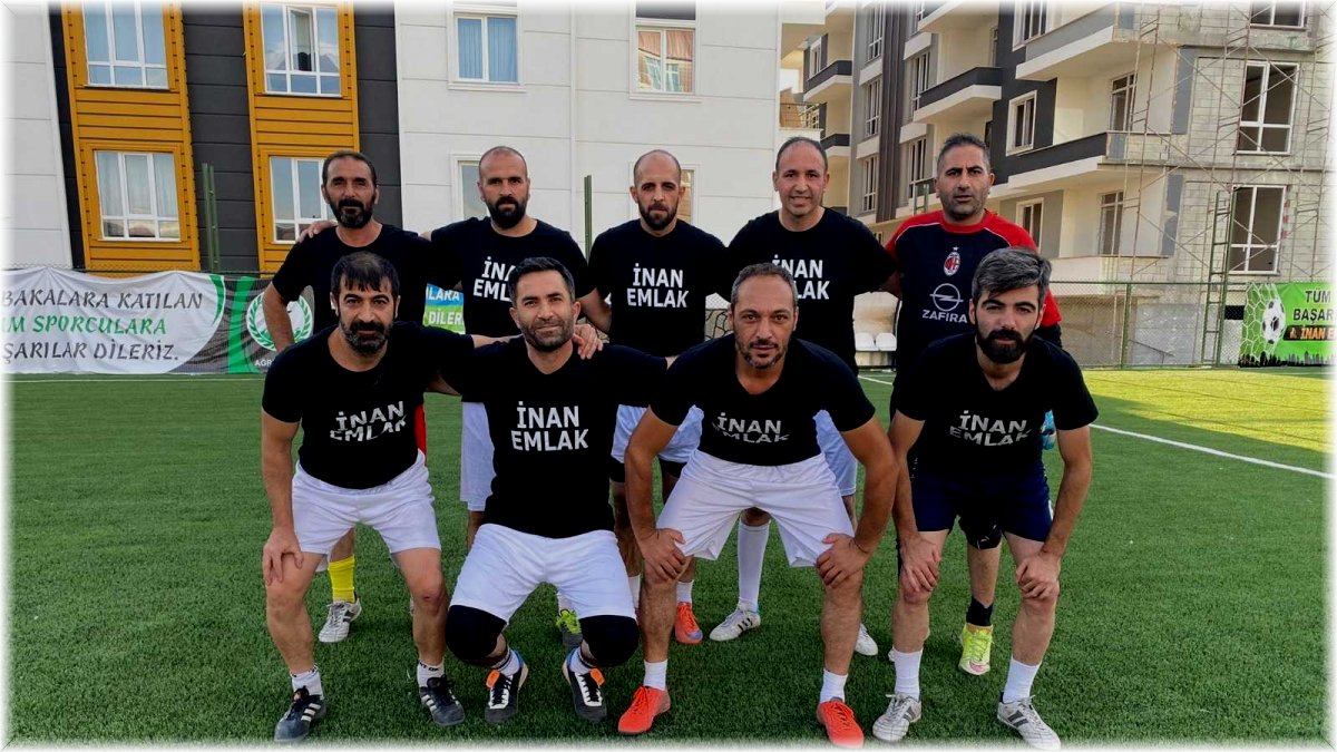 Kurumlar arası futbol turnuvasında Esnaf Sanatkarlar Odası takımı finale yükseldi