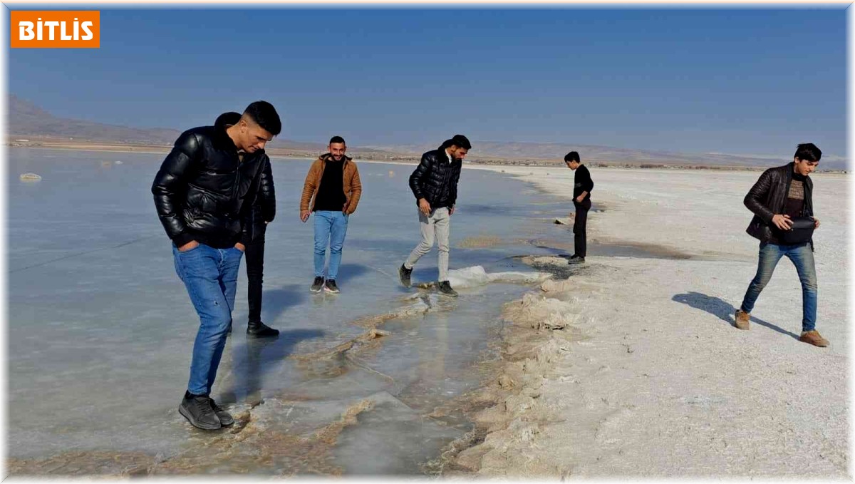 'Kuş Cenneti' Arin Gölü dondu