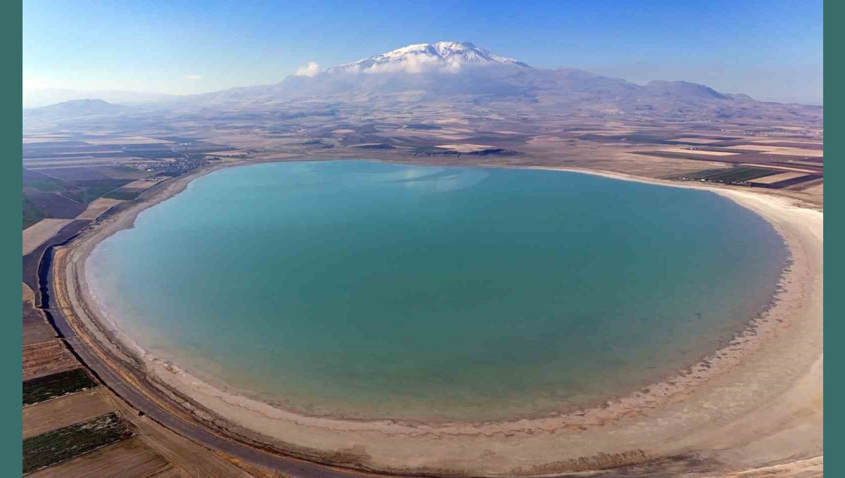 Kuş cenneti Arin Gölü gün geçtikçe alan kaybediyor