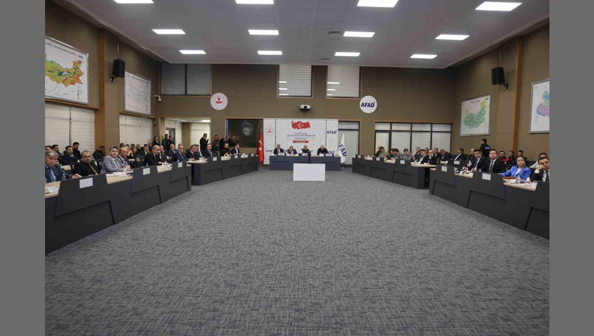 Kuzey Anadolu ve Doğu Anadolu Fay zonu arasında yer alan Elazığ'da İl Afet Risk Azaltma Planı ele alındı