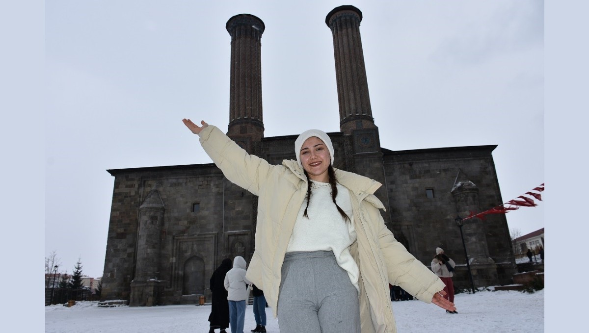 KYGM'li kızlar Erzurum'dan mutlu gitti