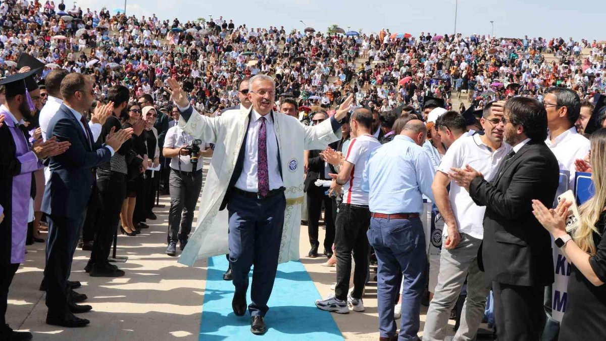 Levent, EBYÜ Rektörlüğüne yeniden atandı