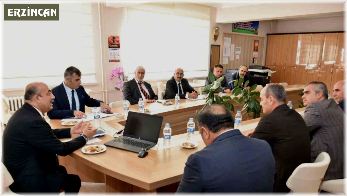 Lise müdürleriyle akademik başarıyı arttırma toplantısı yapıldı