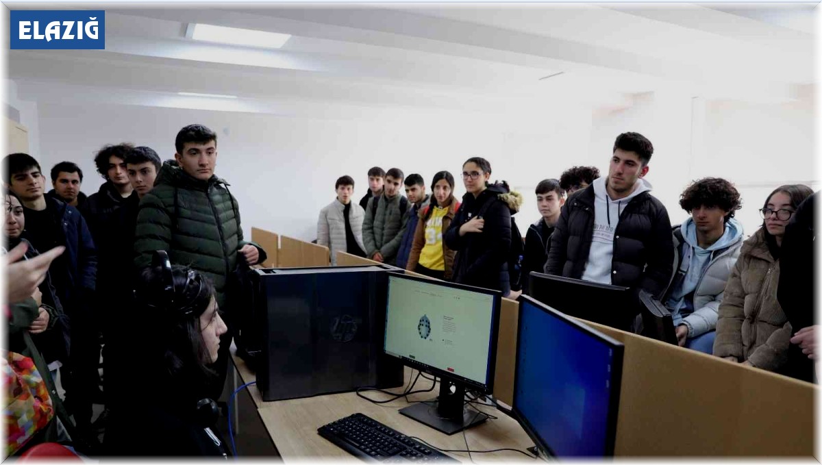 Lise öğrencileri FÜ'yü gezdi