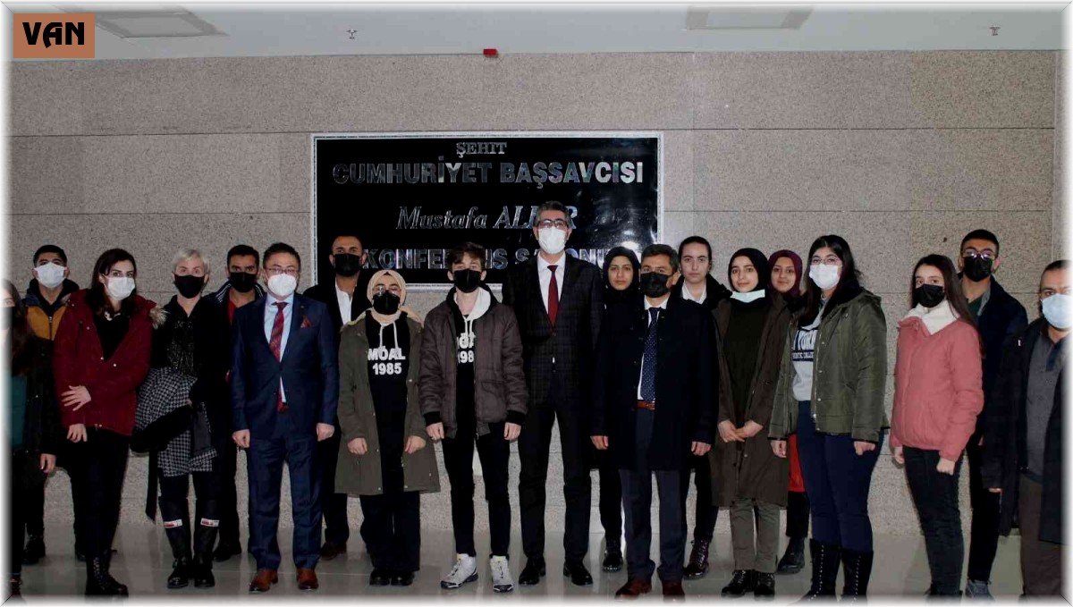 Lise öğrencilerinden adliye ziyareti