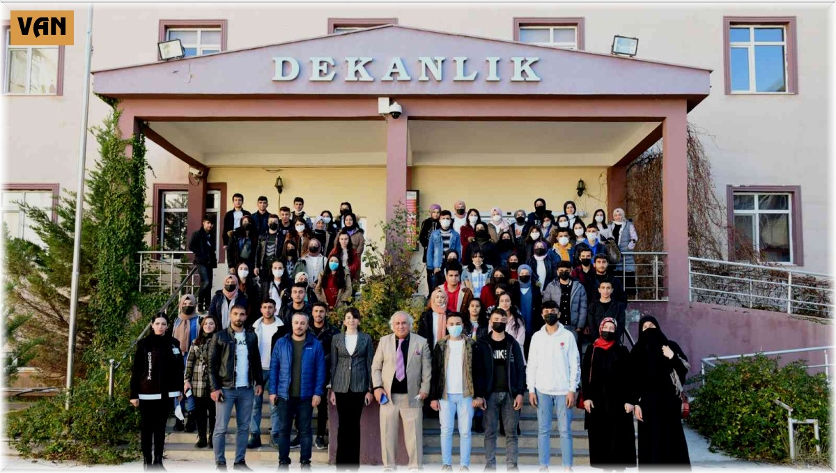 Lise öğrencilerinden Van Yüzüncü Yıl Üniversitesine ziyaret