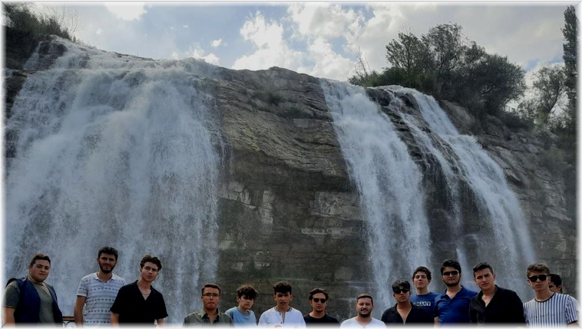 Liseli gençler gençlik kampında moral depoladı