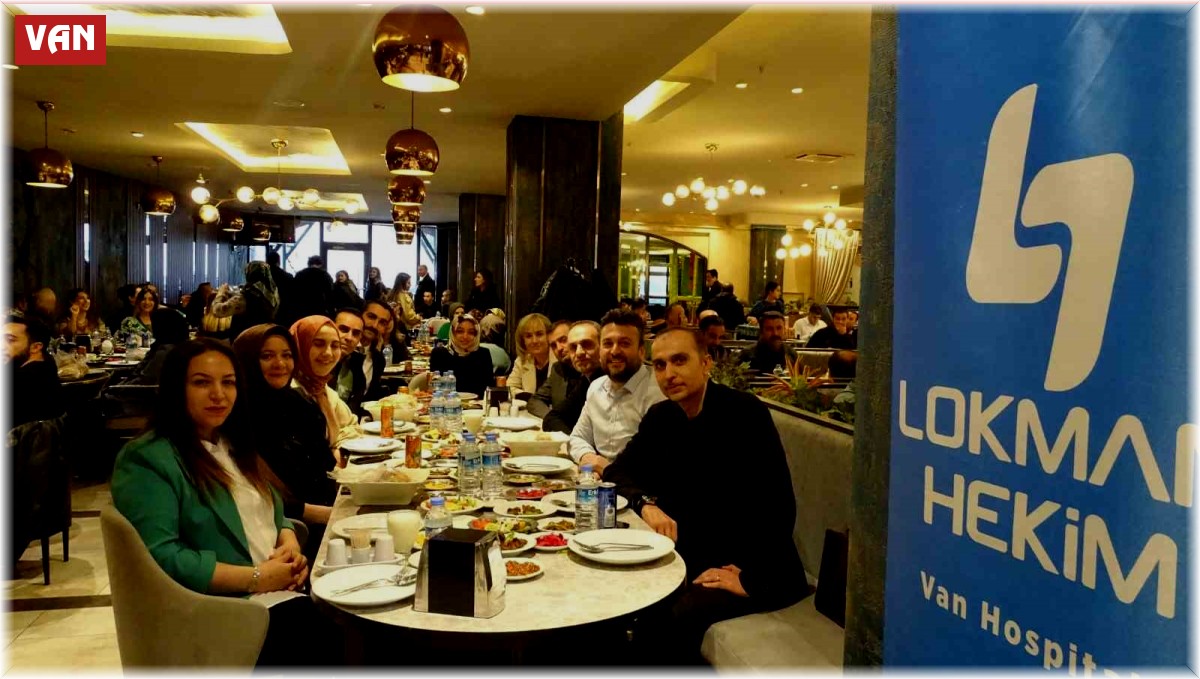 Lokman Hekim Hastaneleri personeli iftarda bir araya geldi