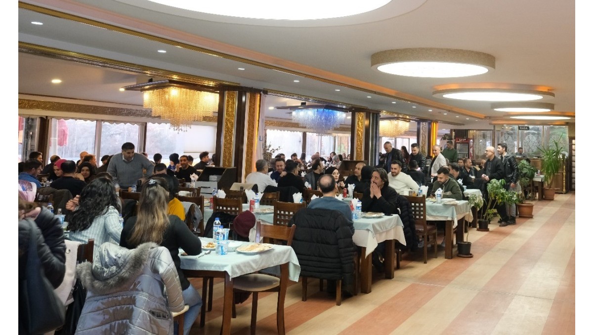 Lokman Hekim yönetici ve personeli iftarda bir araya geldi