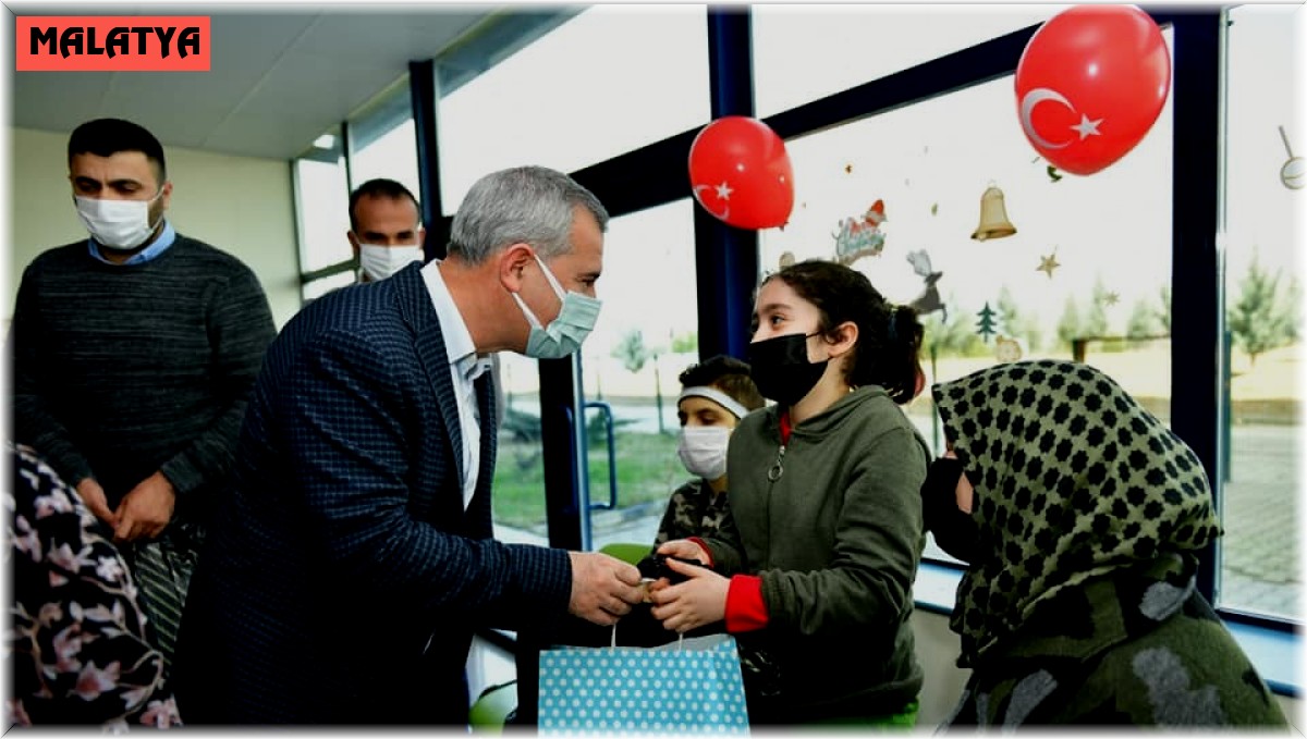 Lösemi hastası çocuklara ve ailelerine moral ziyareti