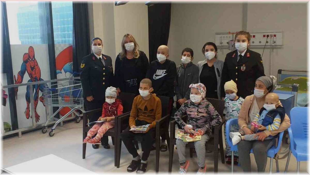 Lösemili çocuklara jandarma şefkati