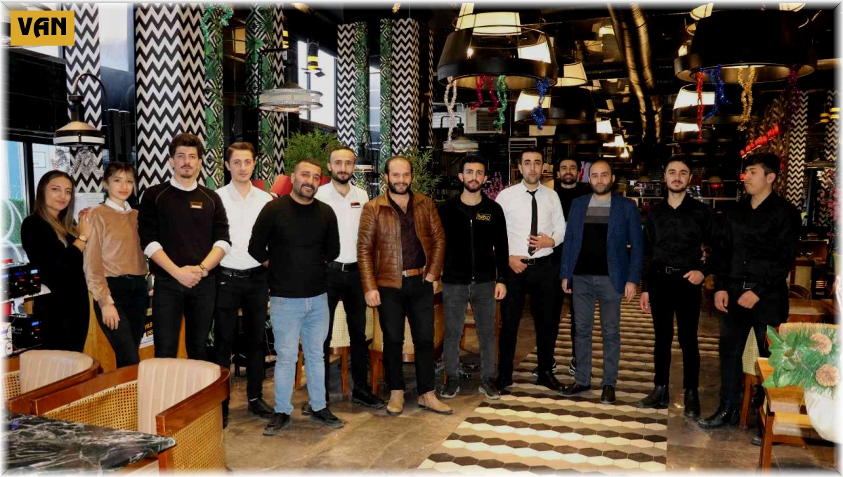 Luxury Balkon Kafe yılbaşı hazırlıklarını tamamladı