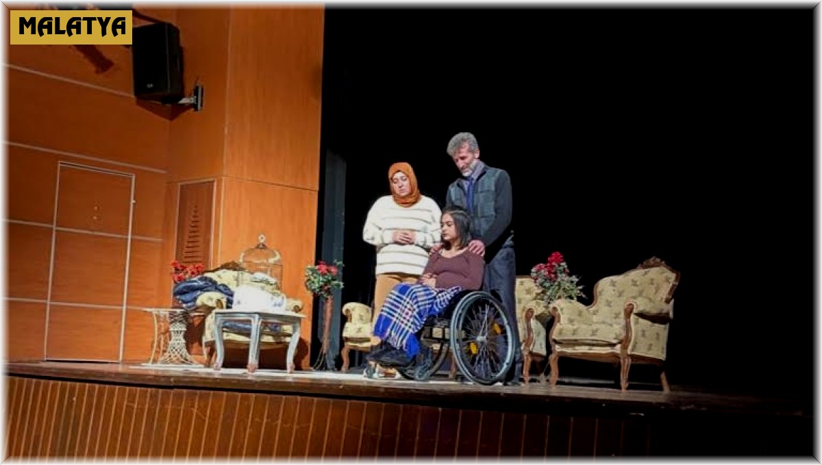 Madde bağımlılığı tiyatro ile anlatıldı