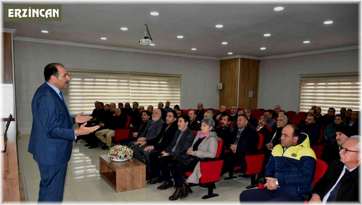 Mahalle ve köy muhtarlarına aile eğitimi verildi