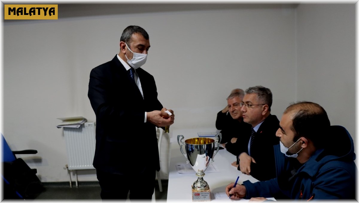 "Mahallede Maç Var" a 16 başvuru