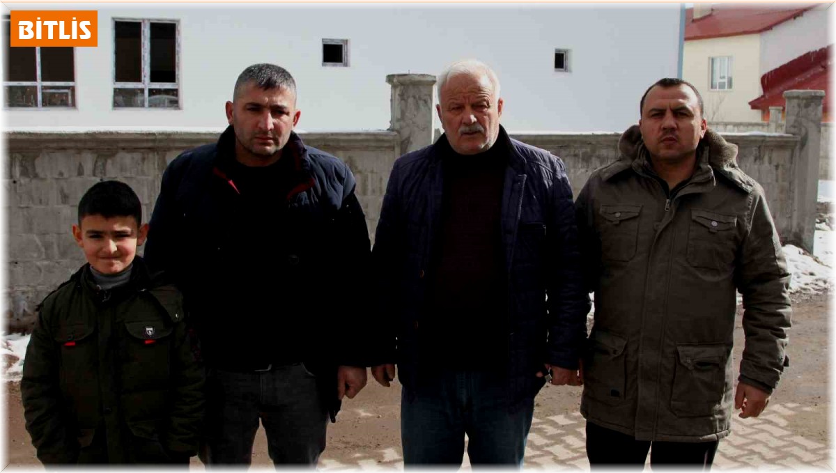 Mahalleliden başıboş sokak köpekleri tepkisi