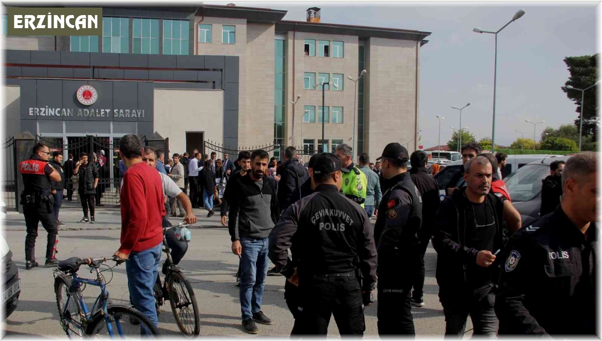 Mahkeme çıkışında davalı oldukları gencin babasını öldüren zanlı tutuklandı