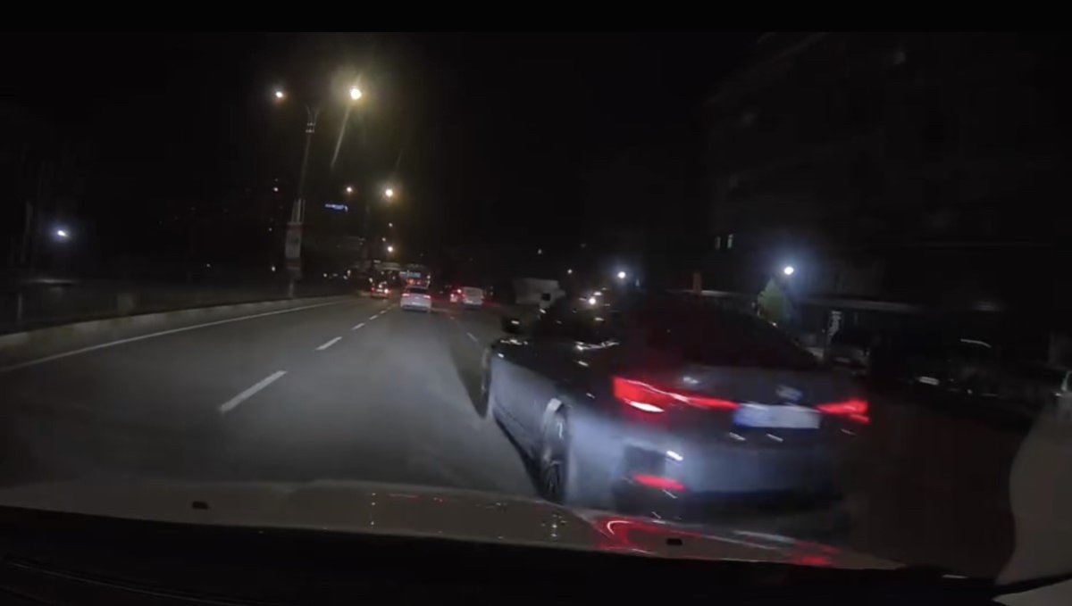 Makas atan araçlar kameraya yansıdı