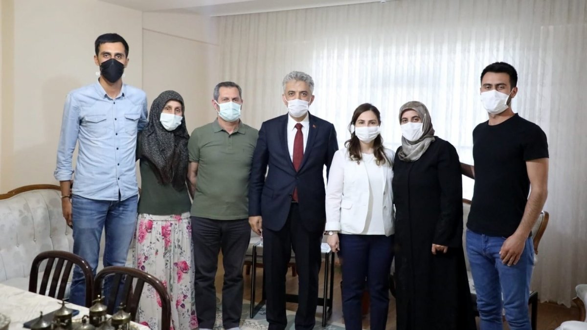Makas çifti, şehit, vazife malulü ve terör mağduru aileleri ziyaret etti