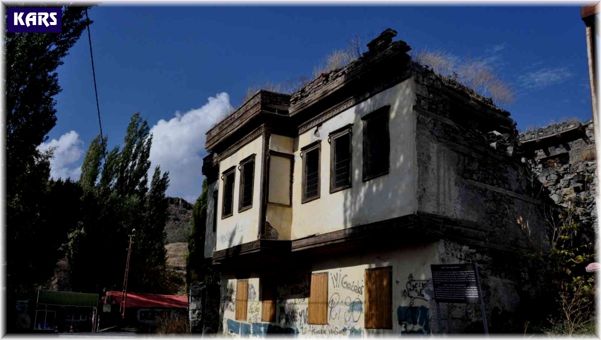 Maketi müzede sergileniyor, aslı yıkılıyor