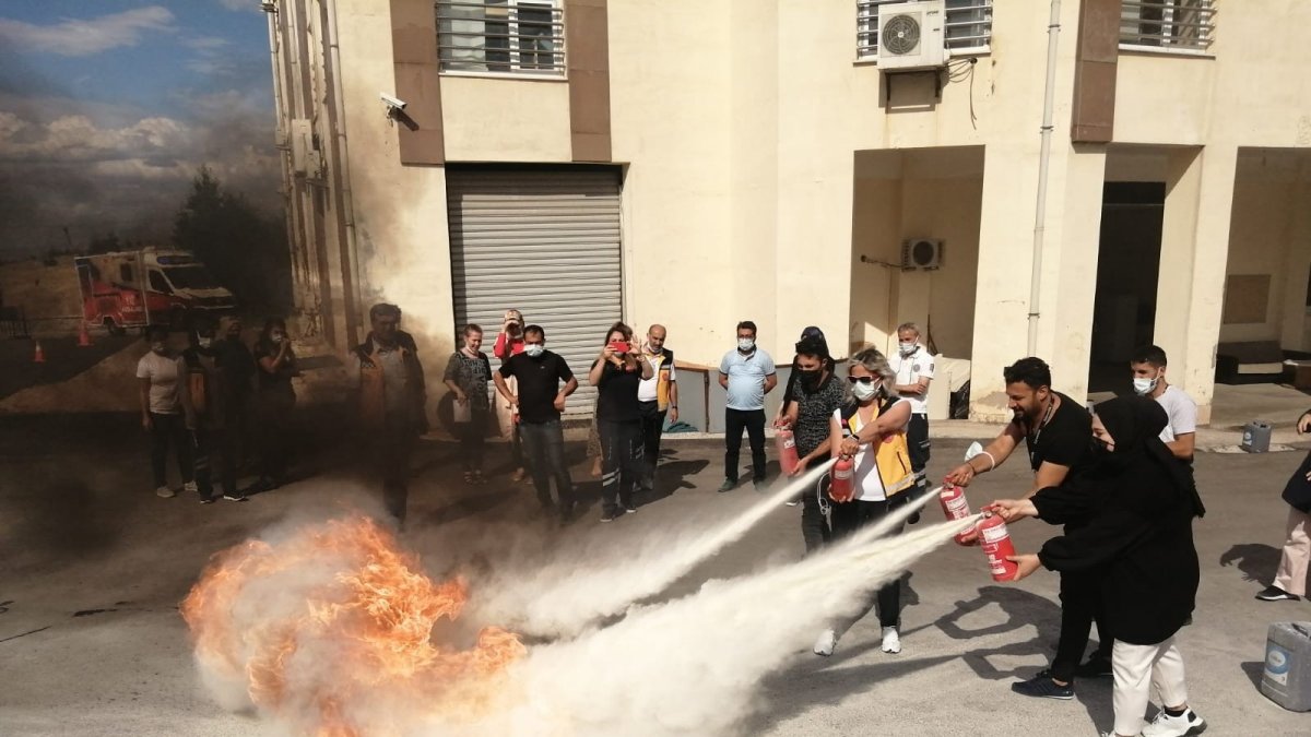 Malatya 112 çalışanlarına tahliye ve yangın söndürme tatbikatı