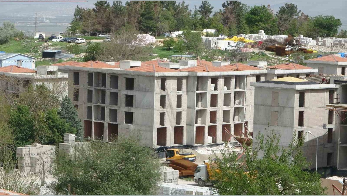 Malatya Akçadağ'da inşa çalışmaları rekor hızla sürüyor