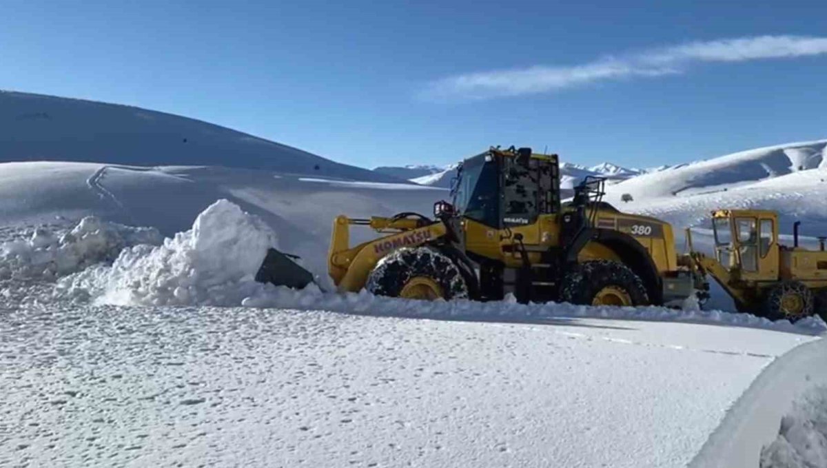 Malatya Büyükşehir Belediyesinin karla mücadele çalışmaları devam ediyor