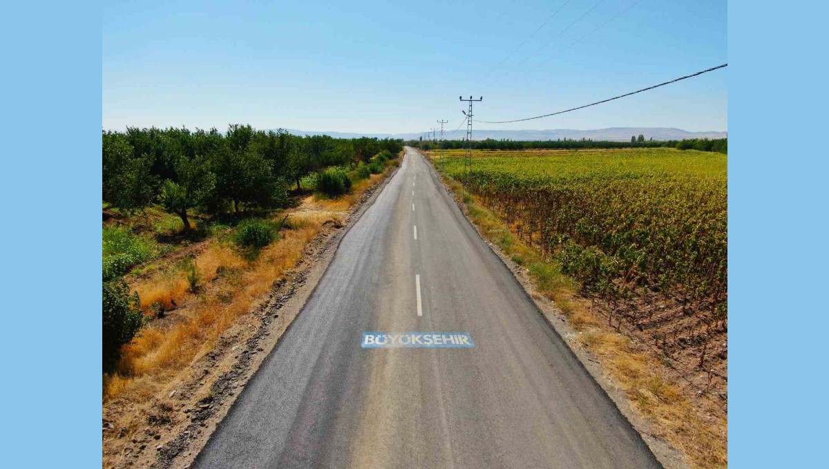 Malatya Büyükşehir'den ilçelerde yoğun yol ve asfalt mesaisi