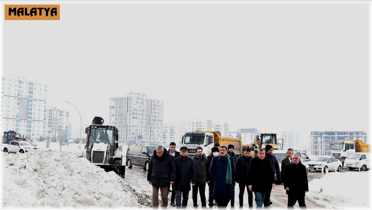 Malatya Büyükşehir ekipleri kar kaldırma çalışmalarını hızlandırdı