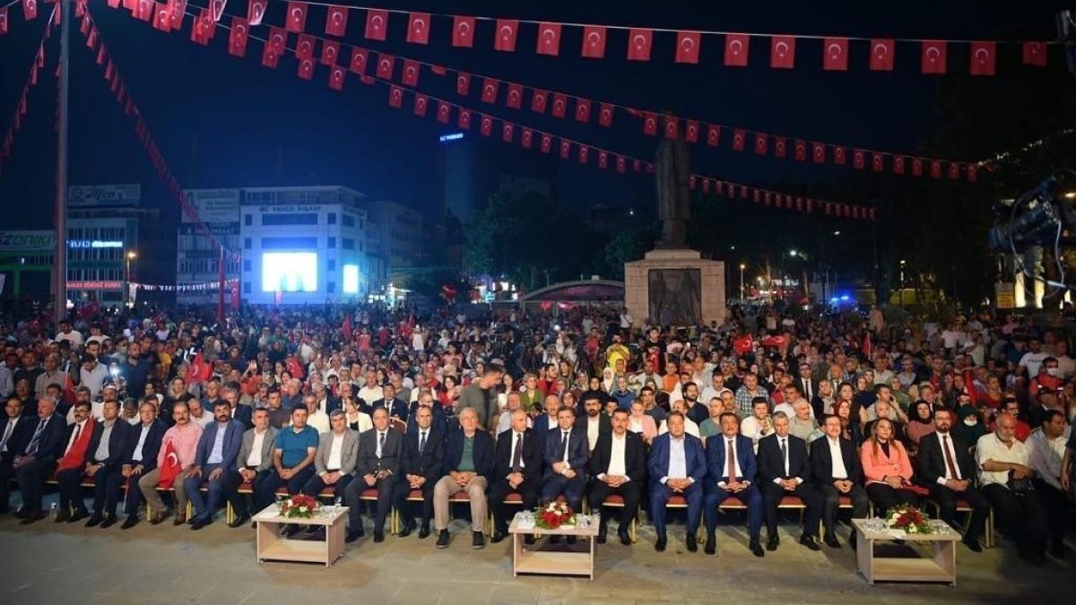 Malatya'da 15 Temmuz kortej yürüyüşü