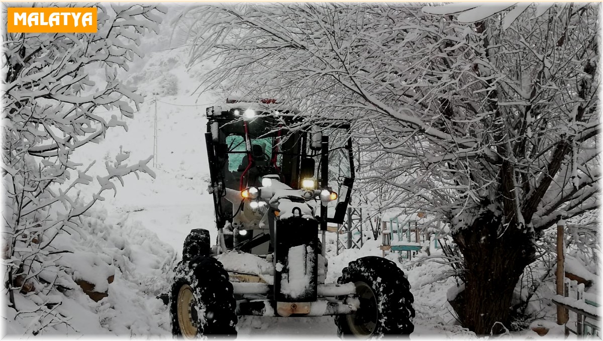 Malatya'da 2 bin 500 personel, 300 araçla karla mücadele