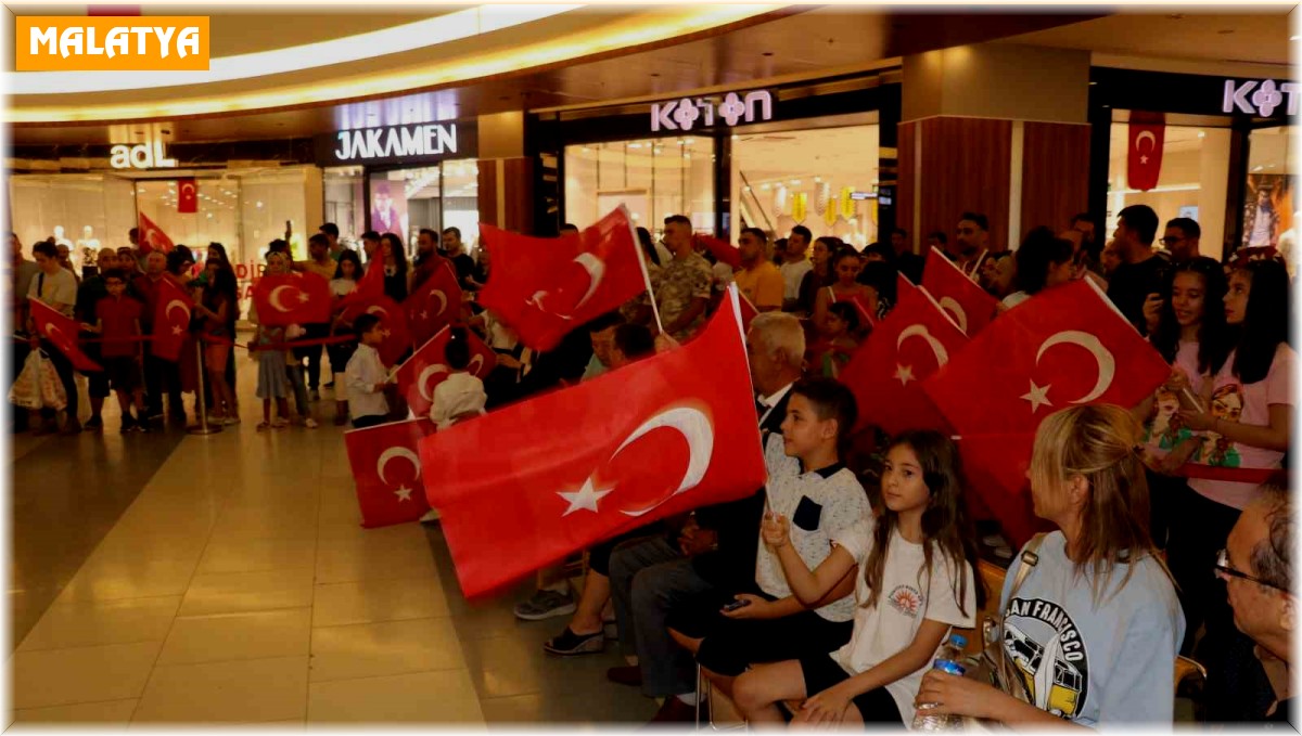 Malatya'da 2. Ordu Bölge Bandosundan 30 Ağustos Konseri