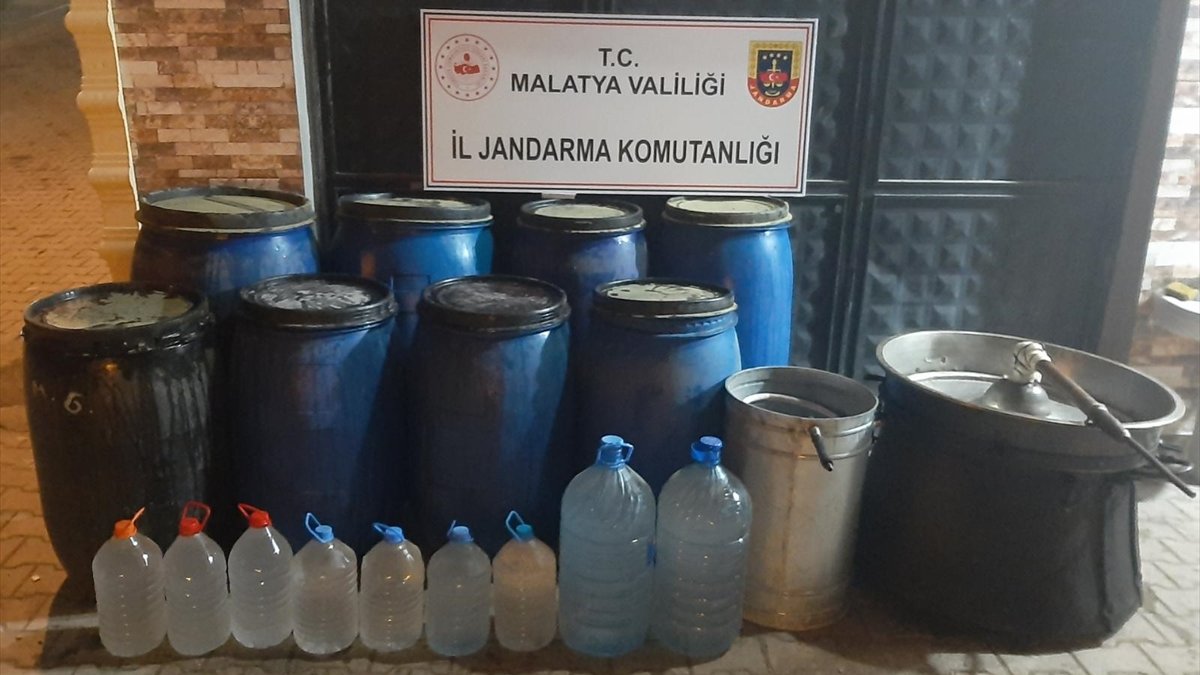 Malatya'da 2 ton sahte içki ele geçirildi
