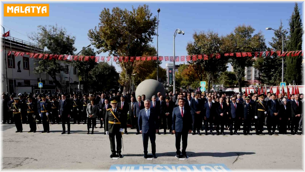 Malatya'da 29 Ekim Cumhuriyet Bayramı kutlamaları başladı