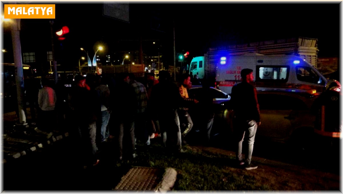 Malatya'da 3 aracın karıştığı kazada can pazarı: 5 yaralı