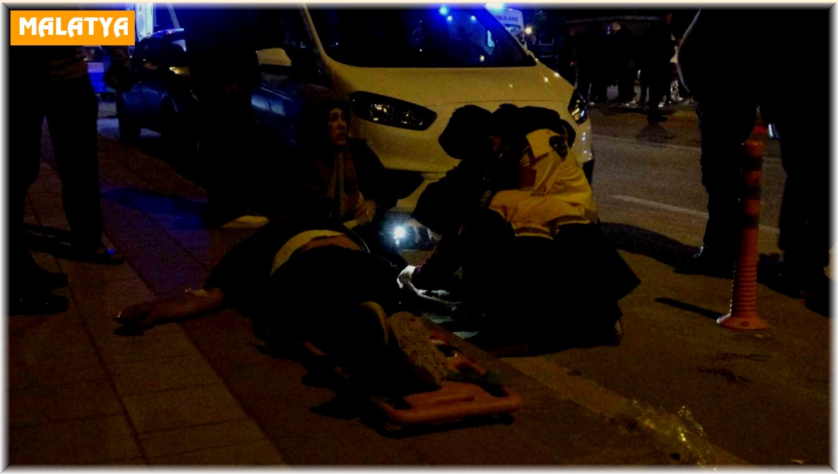 Malatya'da 3 aracın karıştığı kazada ortalık savaş alanına döndü: 4 yaralı
