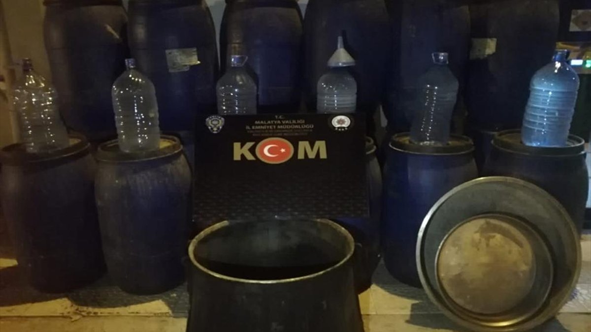 Malatya'da 3 bin 880 litre sahte içki ele geçirildi