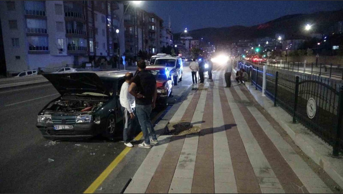 Malatya'da 4 araçlı zincirleme kaza: 2 yaralı