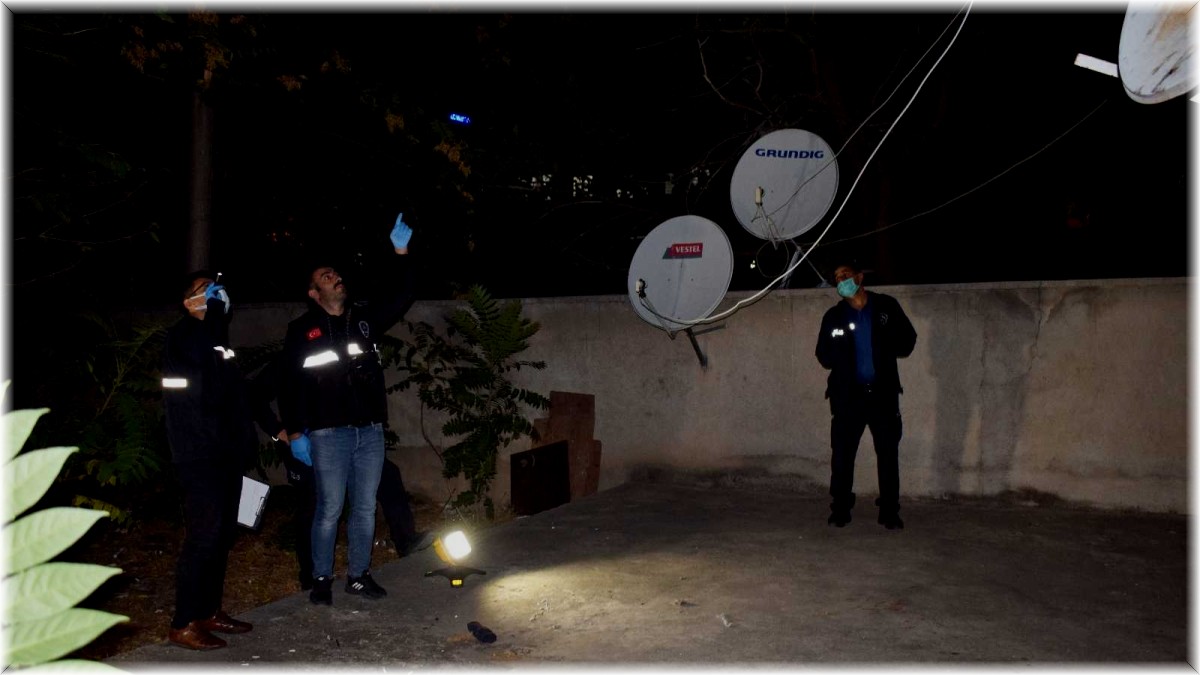 Malatya'da 4. kattan düşen genç hayatını kaybetti