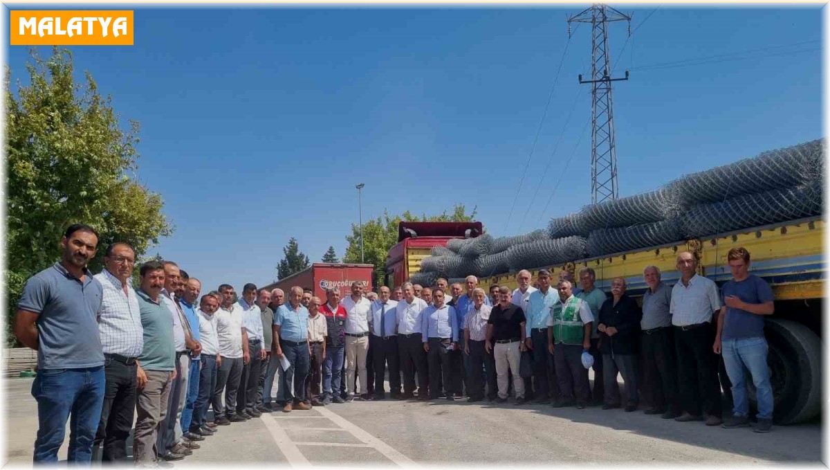 Malatya'da 44 Mahalle Mezarlığına tel örgü çalışması