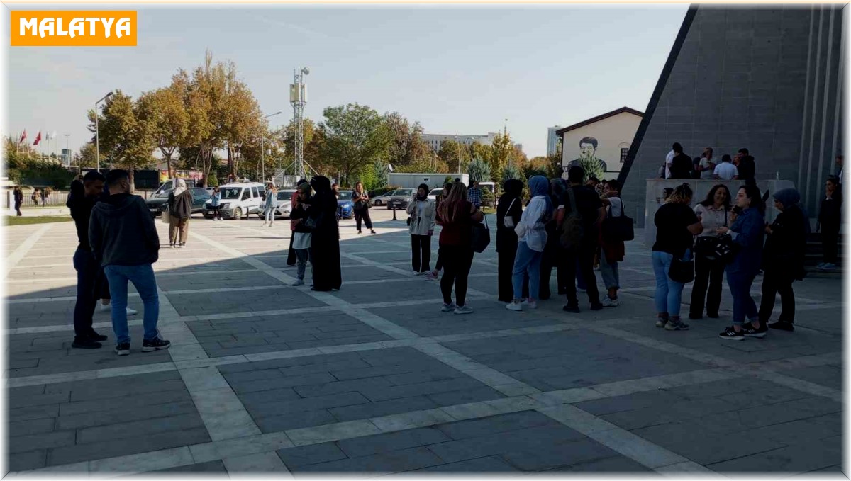 Malatya'da 5.9 büyüklüğünde deprem