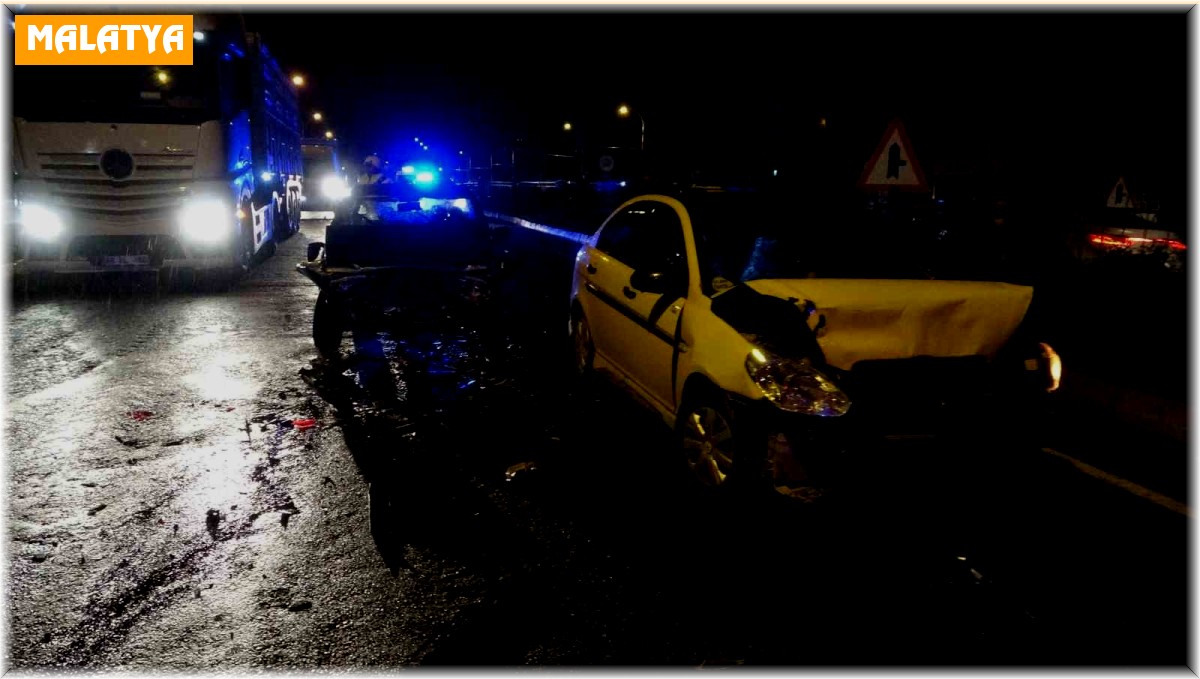 Malatya'da 6 araç birbirine girdi: 2 yaralı