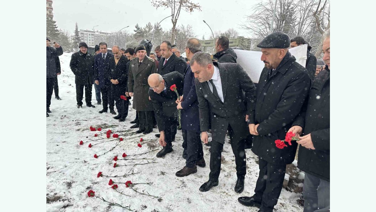 Malatya'da 6 Şubat depreminde hayatını kaybedenler anıldı