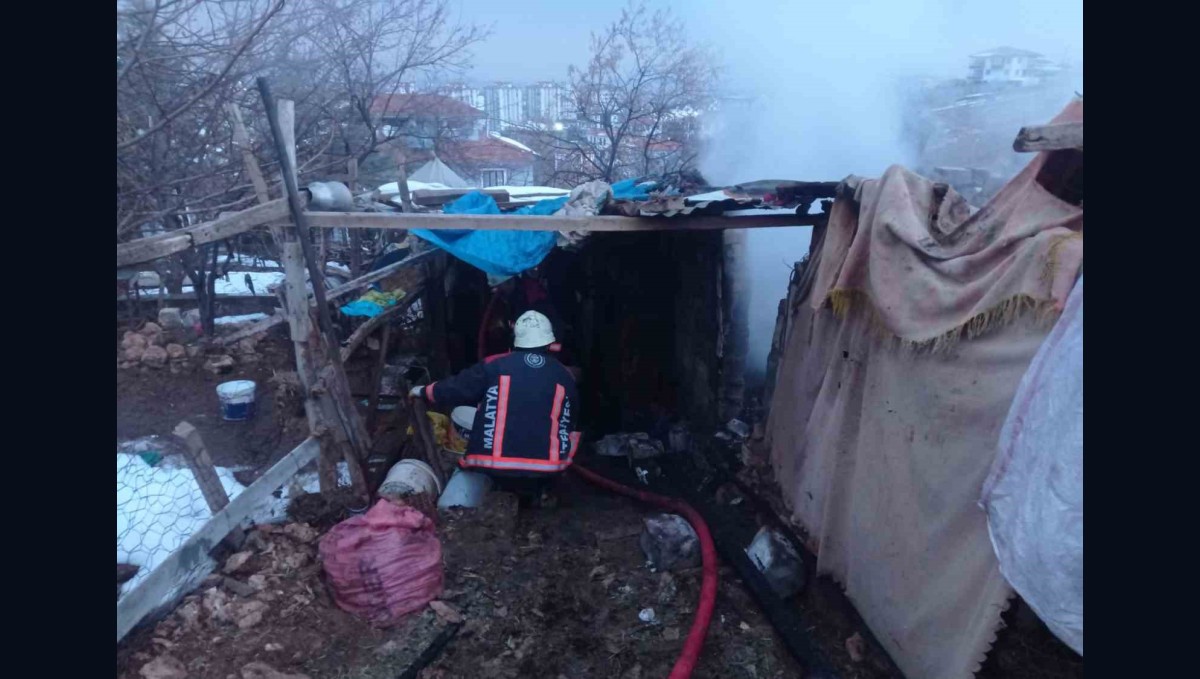 Malatya'da ahır yangınında 25 küçükbaş hayvan telef oldu