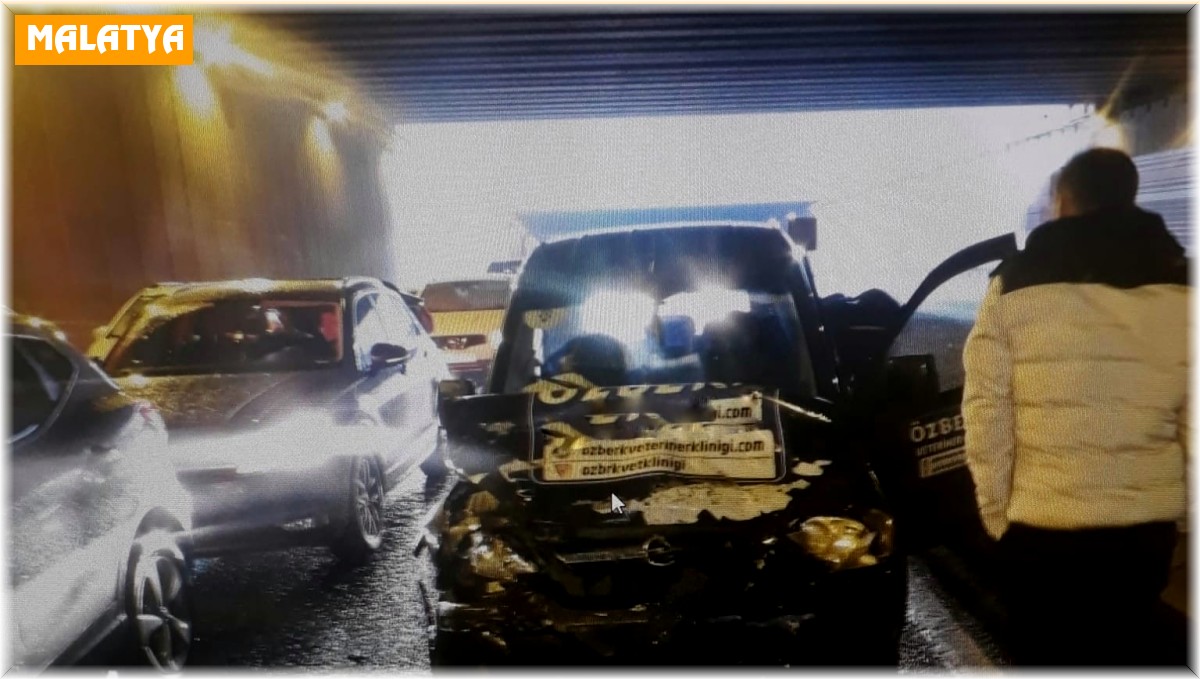 Malatya'da altgeçitte kaza: 4 yaralı