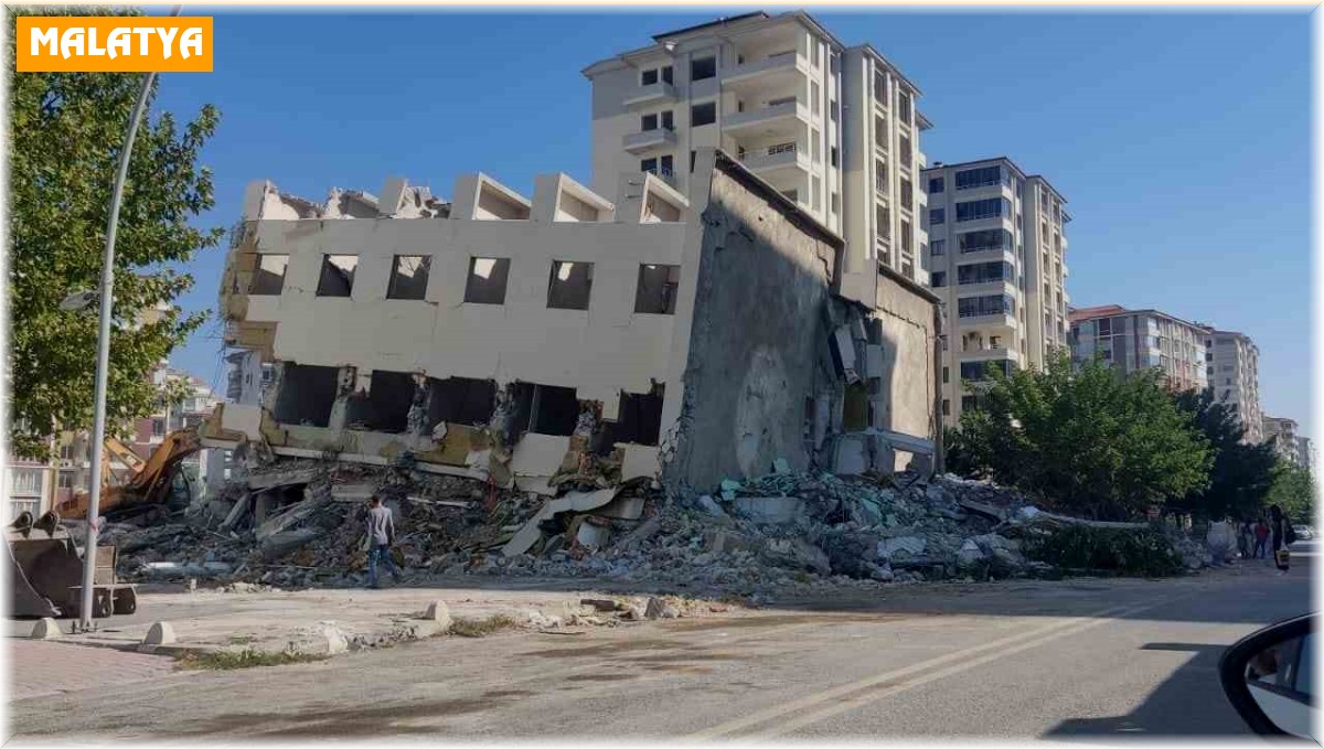 Malatya'da asrın felaketinin izleri siliniyor