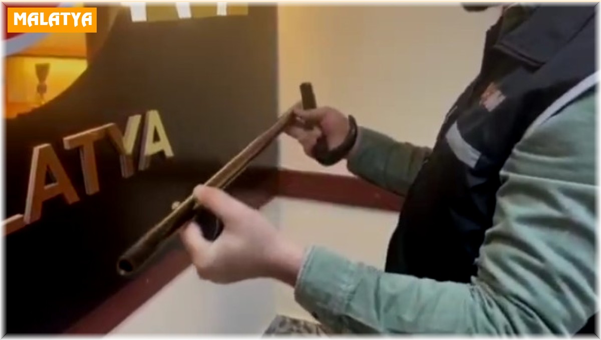 Malatya'da baston görünümlü silah ele geçirildi