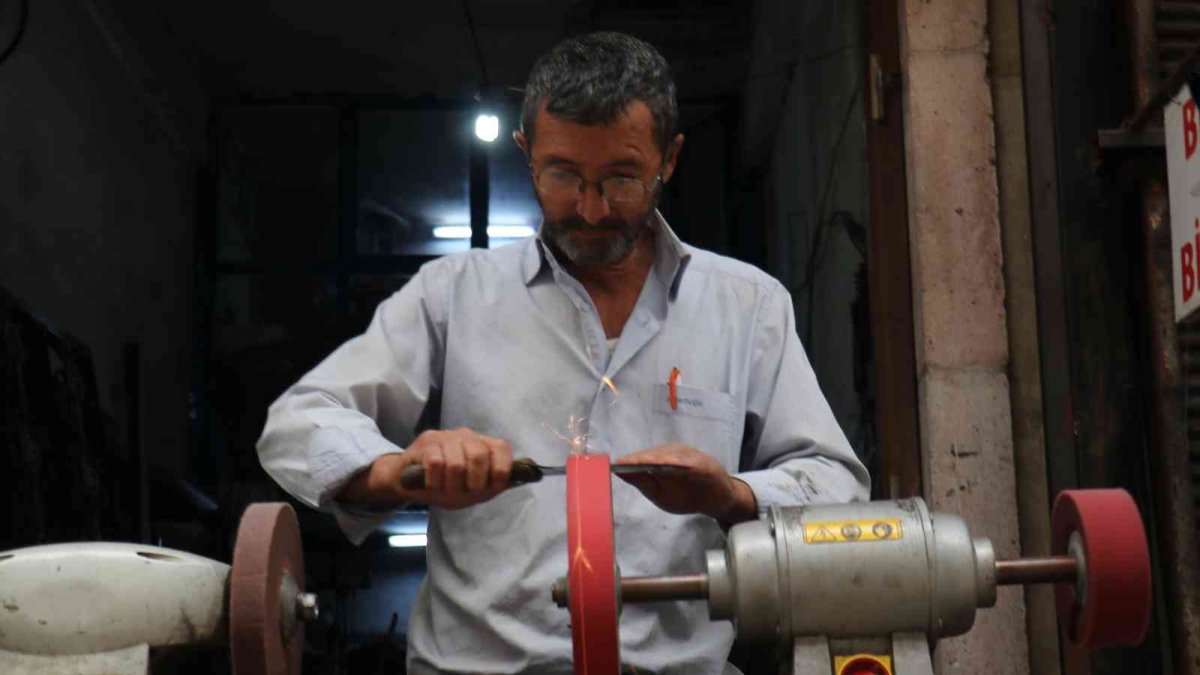 Malatya'da bıçak ustalarının bayram mesaisi başladı