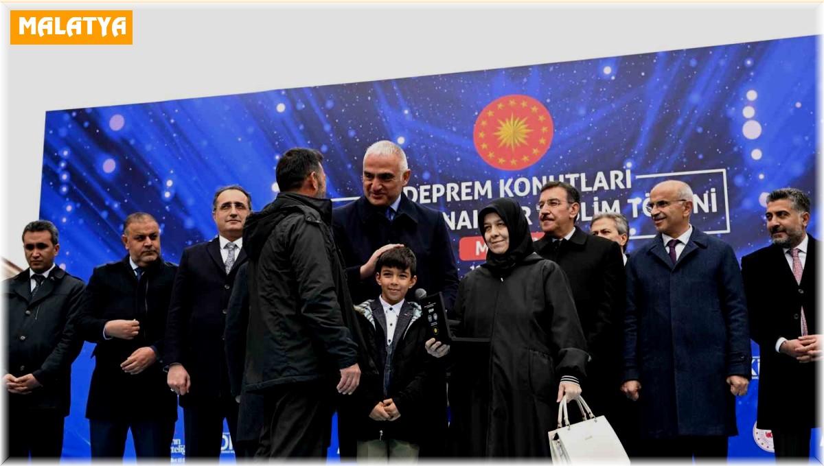 Malatya'da bin 700 konut hak sahiplerine teslim edildi